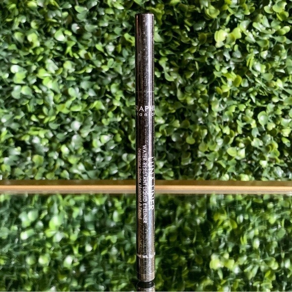 Luna Liner Water Resistant Liquid Eyeliner in BLACK | NEW | Seraphine Botanicals - Picture 9 of 12